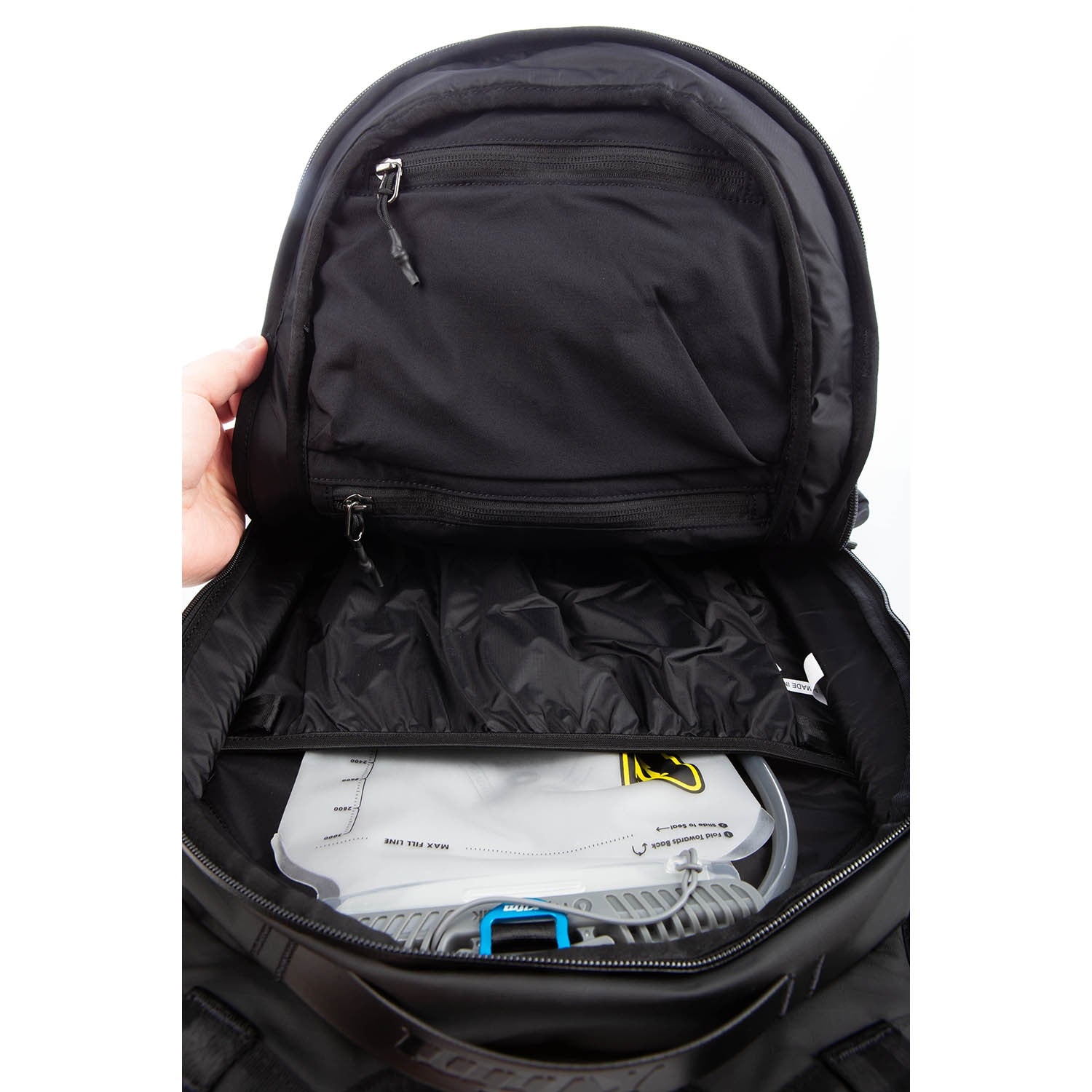 ARSENAL 15L HYDRATION BACKPACK (Stealth Black) | Klim