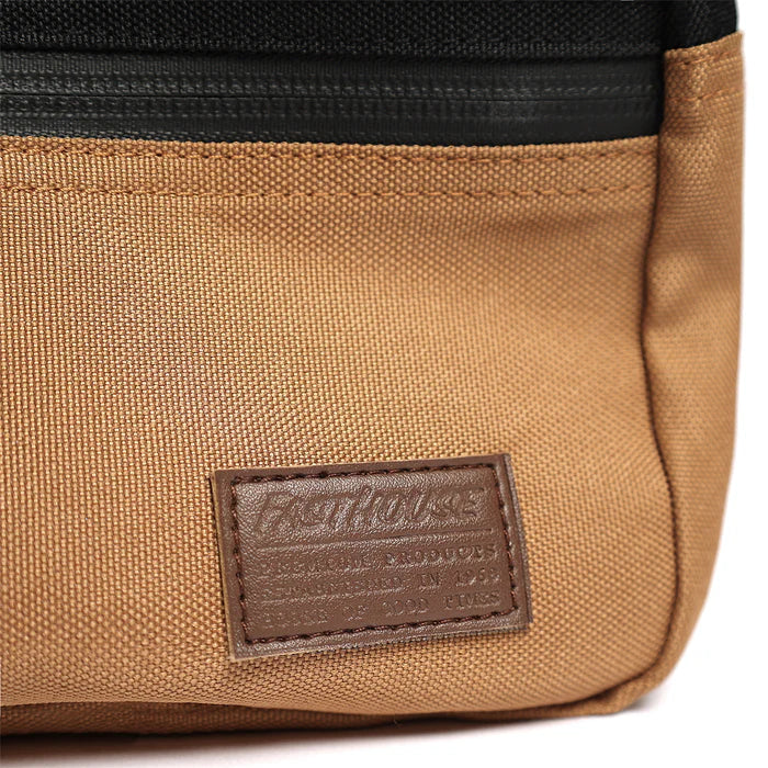 HANGER TOILETRY BAG (Camel/Black)