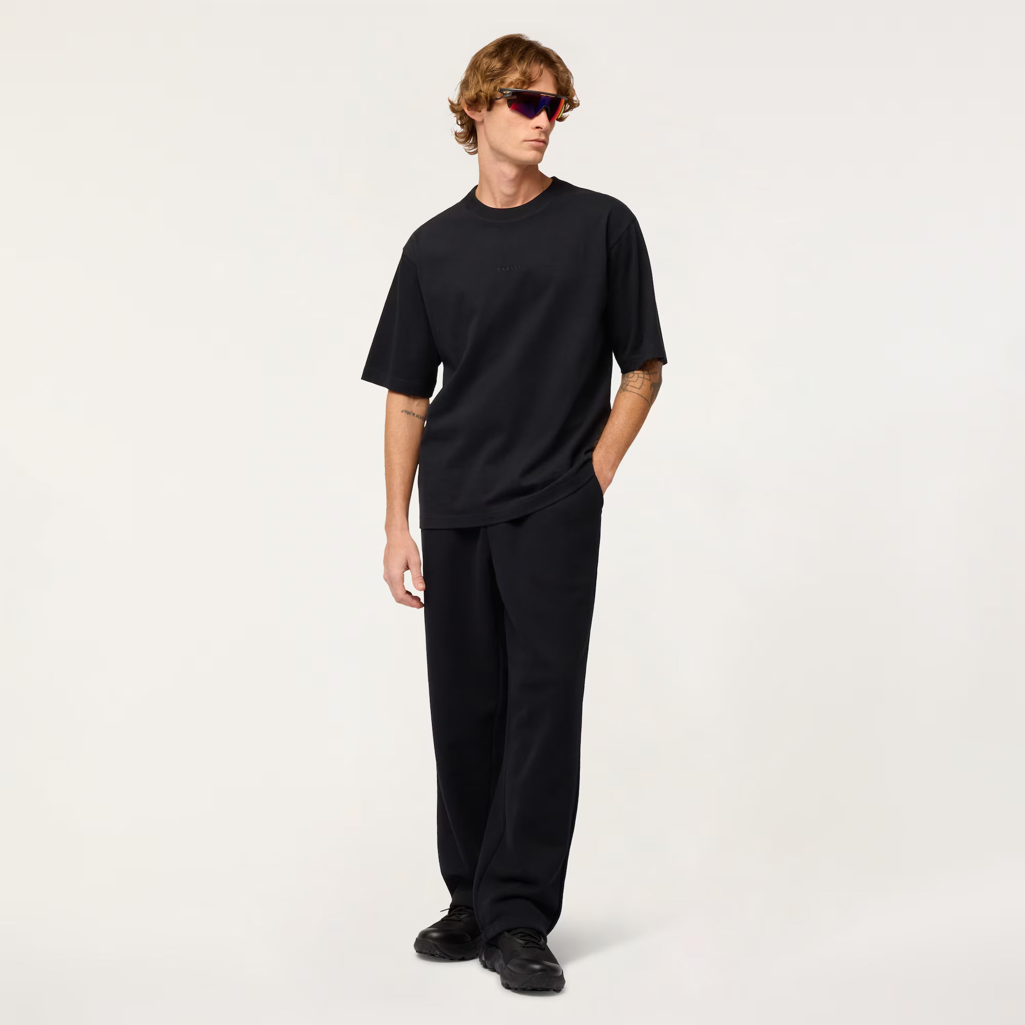 SOHO GEN SS TEE (Blackout) | OAKLEY