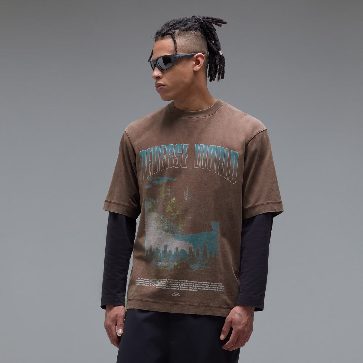 REVERSE WORLD TEE (Dark Umber) | OAKLEY