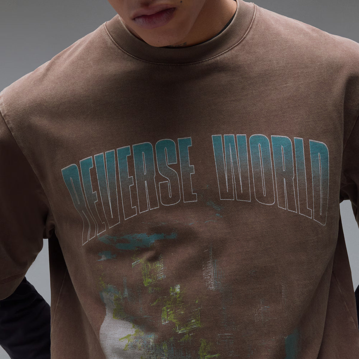 REVERSE WORLD TEE (Dark Umber) | OAKLEY