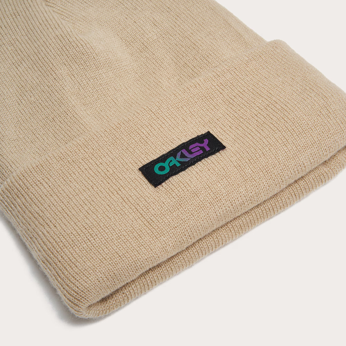 B1B GRADIENT PATCH BEANIE (PEBBLE U) - OS